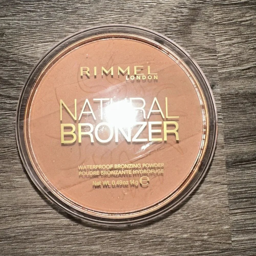 Rimmel London Natural Bronzer 021 Sun Light, waterproof sun-kissed glow Y2K